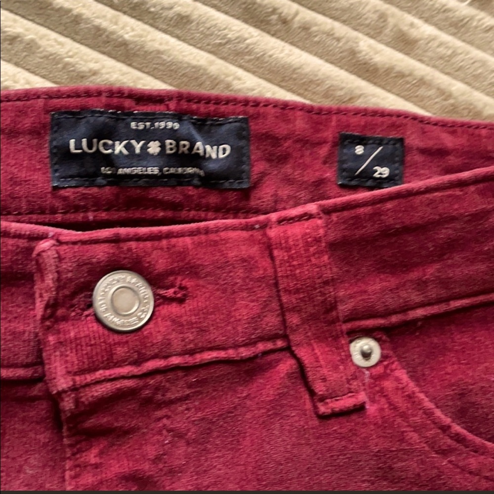 Swanky burgundy corduroy skinnies 😲